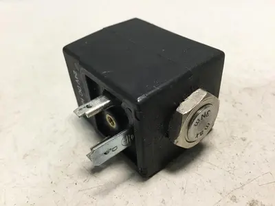 Used INFICON VAM005-X LI-9496 BALZERS Valves/Fittings Michigan US | Ideal Machinery #1275210