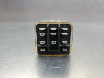 PEELLE 076255 (KUP-14A35) 10A Relay. 4D-26