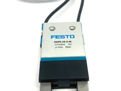 USED FESTO PARALLEL GRIPPER 3MM STROKE 254042 W/ DUAL PROXIMITY SENSORS