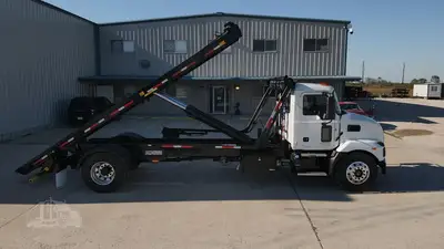 New | in-Stock 2025 MACK MD6 Hooklifts & Roll-Offs Texas US | Roll Off Truck World #1491908