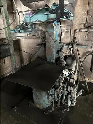 USED OSBORN 3161 ROTALIFT MOLDING MACHINE