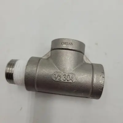 New | in-Stock SCI T304 STAINLESS 1/2" T FITTING 150# WITH ONE T304 CLOSE NIPPLE *NEW* Valves/Fittings | ND Industrial Surplus #1220499