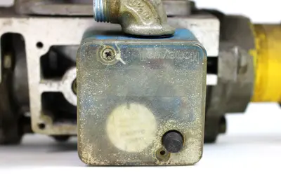 USED HONEYWELL V4055D 1001