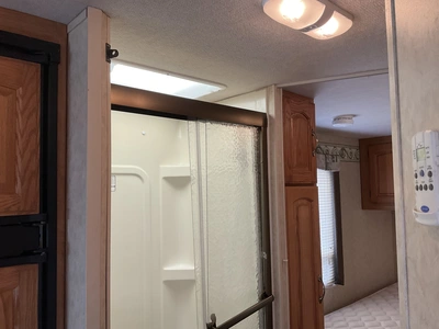 USED 2006 JAYCO GREYHAWK 31