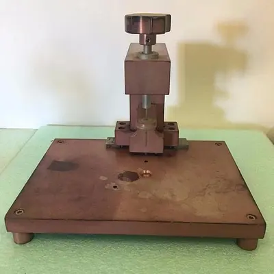Manual tensile string tester