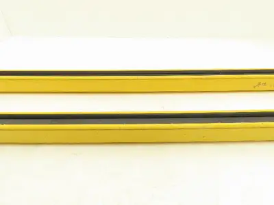 Keyence SL-V26LM Safety Light Curtain 1000mm 24VDC Transmitter Receiver Set