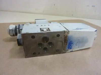 USED VICKERS DG4V32AMP7H750