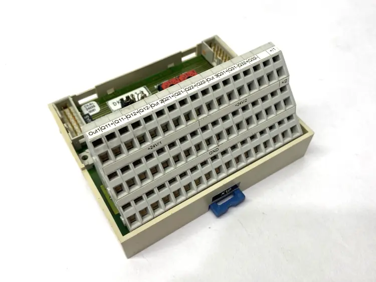 Used SIGMATEK DIAS TERMINAL BASE MODULE DKL014 Terminal Blocks Michigan US | Maverick Industrial Sales #1090400