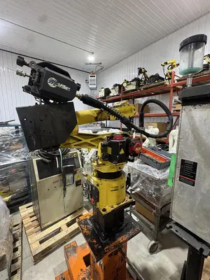 Used 2004 FANUC ARCMATE 100IB Robots Michigan US | RAB Industries, Inc. #184556