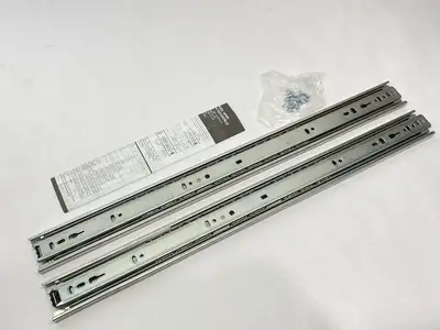 4KRW1 | Accuride  Drawer Slide Full Extension 21 21/32" Closed 22" Travel - Open box