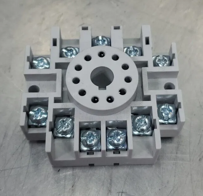 Square D 8501NR61 Ser B 11-Pin 20A MAX 300V Relay Socket. 4E-8