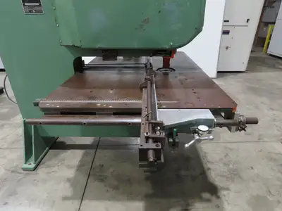Strippit Fabricator Super 30/30 Single Punch Press 30 Ton 460V *No Foot Switch