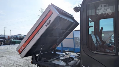 USED 2009 BOBCAT TOOLCAT 5600