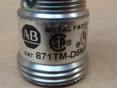 USED ALLEN BRADLEY 871TM-D5NP18-N4 SER A