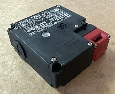 NEW Omron D4NL-1DFA-BS