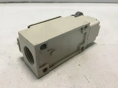 USED YAMATAKE LJA10-11A21N-003