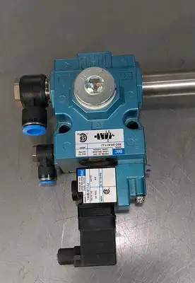 MAC 56C-36-611JJ Solenoid Valve w/130B-611JJ Solenoid Valve Plug Loc6E19