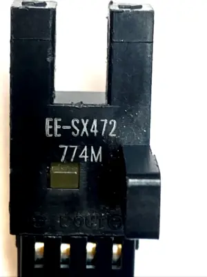 | Omron EE-SX472 Slot Photo Interrupter 5mm NPN Light-ON 5–24VDC 100mA - Used