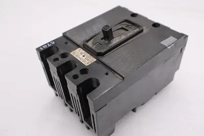 ITE  EE3-B020  3 POLE  20 AMP  240VAC  TYPE EE3  Circuit Breaker STOCK B-622