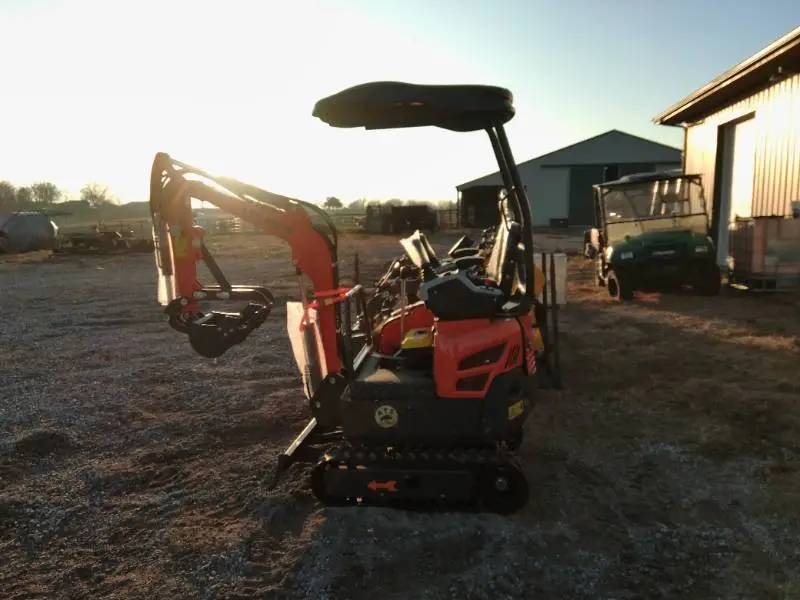 ME18 MINI EXCAVATOR