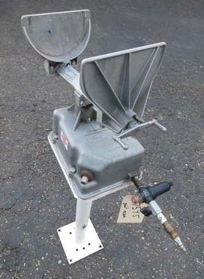 USED DEDOES CYCLONE 1 GALLON MIXER