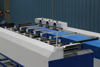 Ultimizers S-Transfer Lateral Infeed for Optimizing Saw