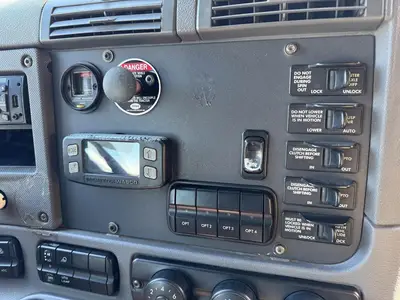 USED 2013 FREIGHTLINER CASCADIA 125