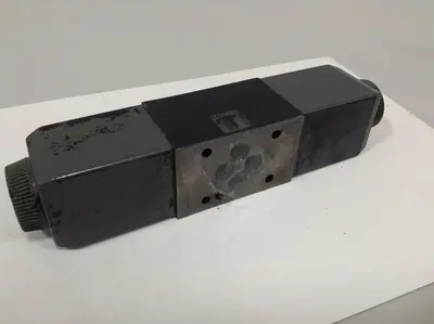 USED VICKERS DG4V-3-6C-M-U-HL7-60