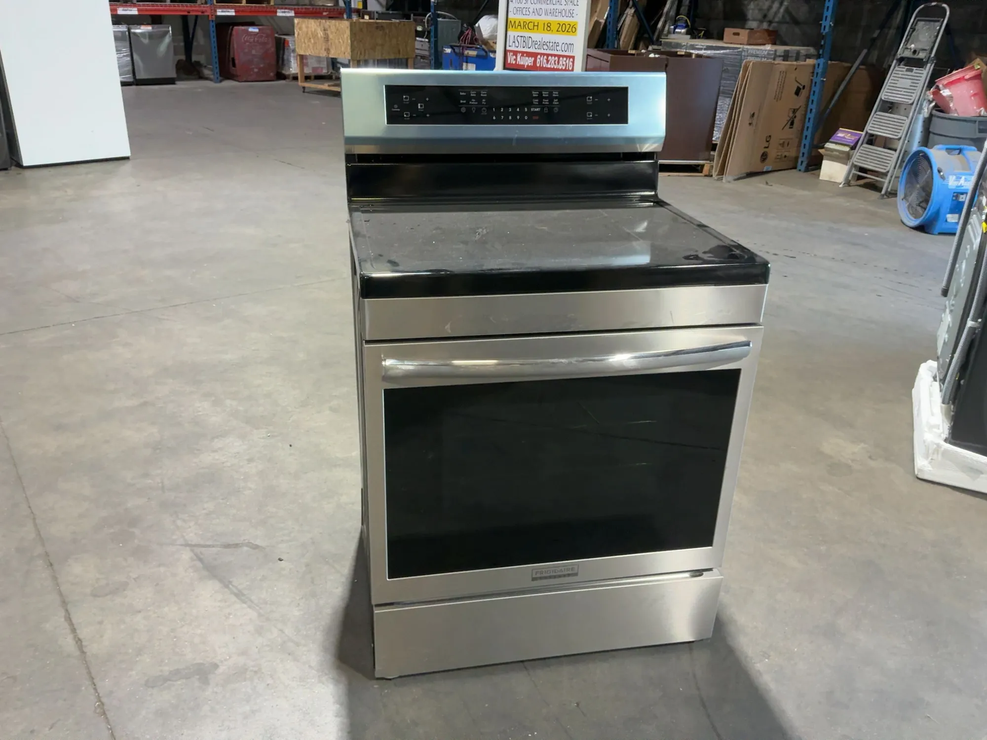 Used FRIGIDAIRE GALLERY GCRI3060BFB Commercial Ranges Michigan US | Miedema Asset Management Group #1321962