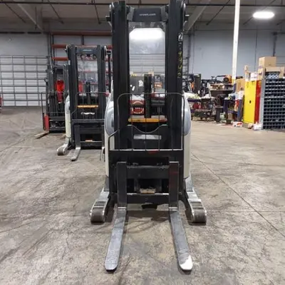 USED 2016 CROWN RR5725-45
