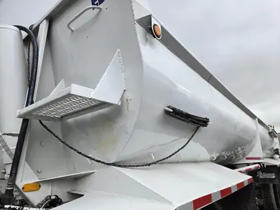 USED 1985 RELIANCE 28FT
