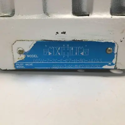 USED TOKIMEC VICKERS DG5V-7-2C-E-P7-H-80-JA743
