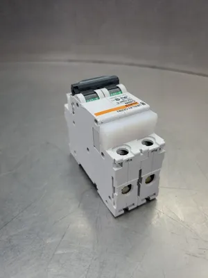 Merlin Gerin multi9 C60N Circuit Breaker 13A Type C 480VAC. 4E-21