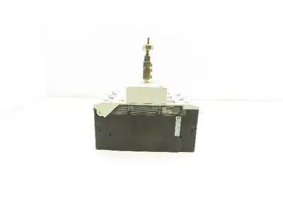 Moeller NZM7-160N Circuit Breaker With Rotary Drive Adaptor 160A 690VAC 3 Pole