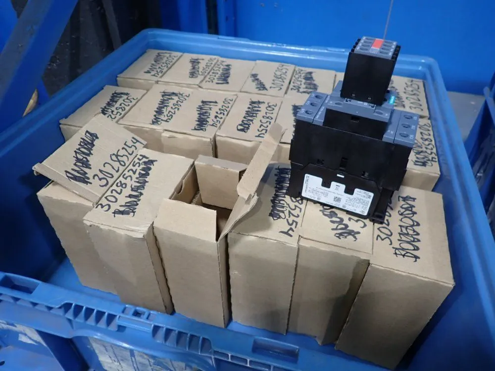 NEW SIEMENS 3RT20361KB443MA0