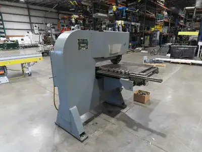Strippit Fabricator Super 30 Single Punch Press 30 Ton 230/460V Foot Switch