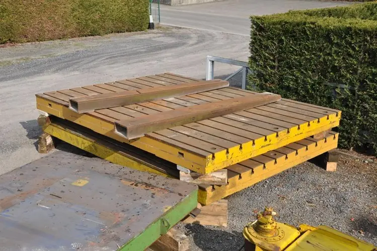 Used T-SLOT TABLE 4010 X 3000 MM Tables, Floor & Layout Plates BE | Apt International N.V #366583