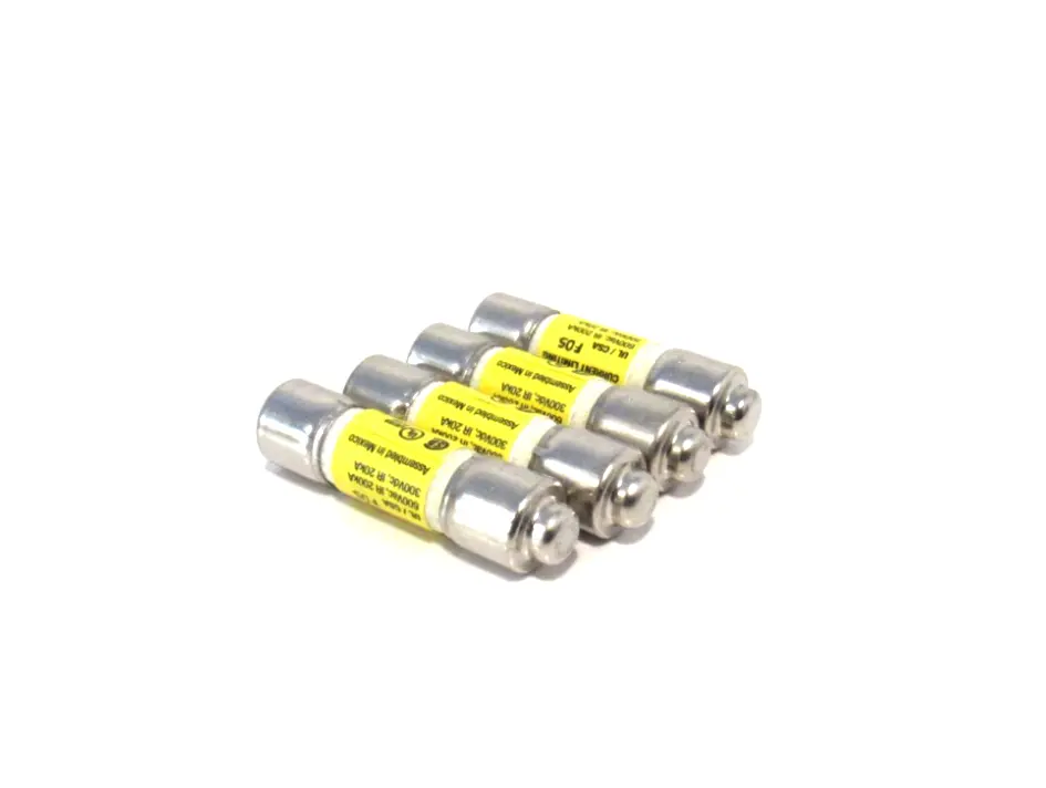LOT OF 4 NEW BUSSMANN LP-CC-2-1/2 FUSES LPCC212