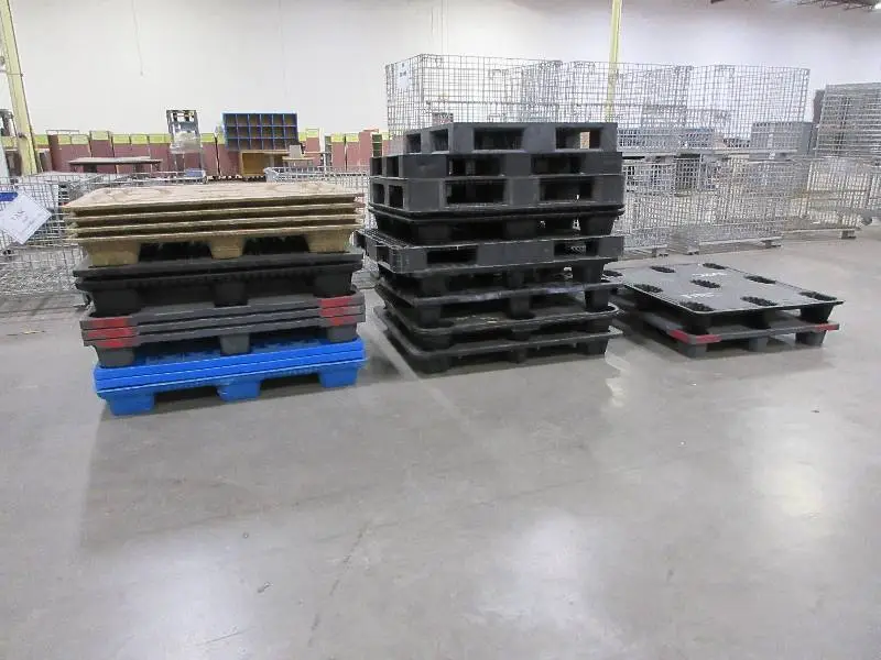MISC  PLASTIC/FIBER PALLETS