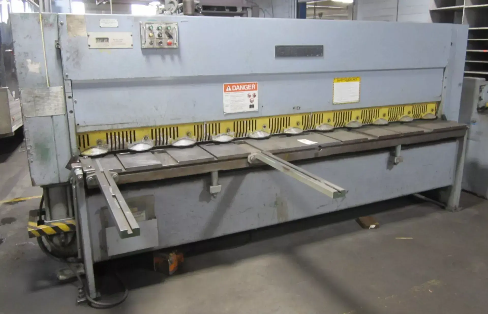10' x 1/4" CINCINNATI INC "2H10 CENTURY" HYDRAULIC POWER SQUARING SHEAR