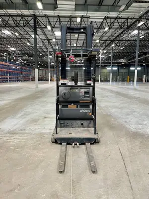 Used 2018 CROWN SP3520-30 Order Pickers Texas US | TB Forklifts #1274946