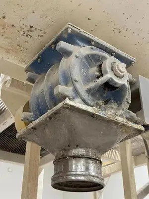 STAINLESS STEEL RIBBON BLENDER APPROXIMATELY 200 CUBIC FEET