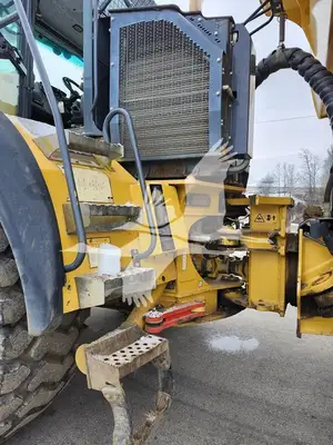 USED 2017 BELL B40E