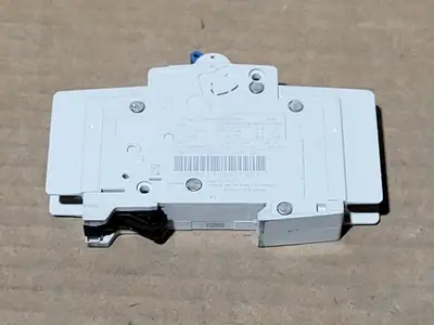 Used ALLEN-BRADLEY 1489-M1D100 Switchgears British Columbia CA | Lenmark #1438565