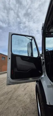 2024 VOLVO VHD84B Dump Trucks | Platinum Group (36)