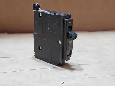 USED SQUARE D QOB120