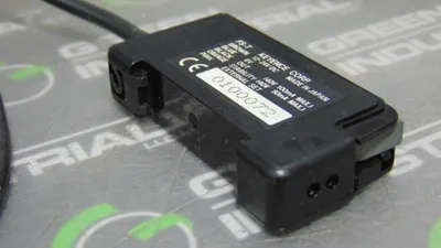 Keyence FS-T22P Photoelectric Fiber Optic Amplifier Used