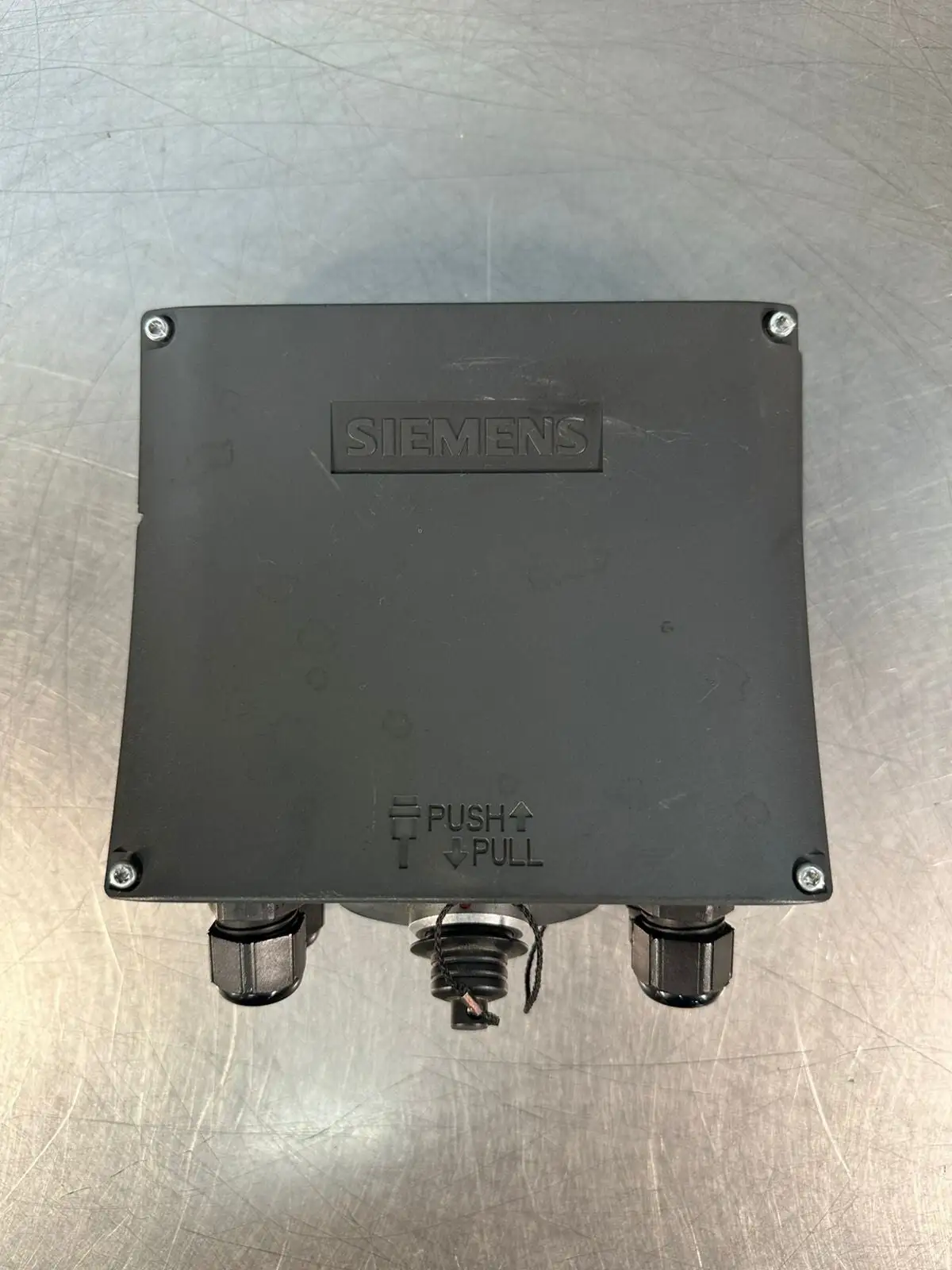 Siemens 6AV6 671-5AE10-0AX0 Connectivity Box DB Plus 24Vdc (4.4.4)