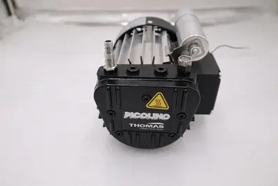 NEW THOMAS VTE 3 ART NO 25130111 / SER 30245024 VACUUM PUMP STOCK H1580
