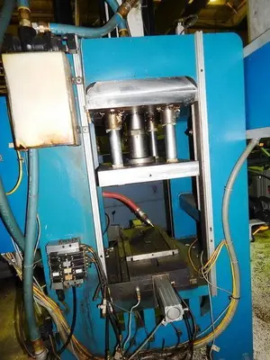 90 Ton FARGER & JOOSTEN MULTIPOWER Air/Oil Press